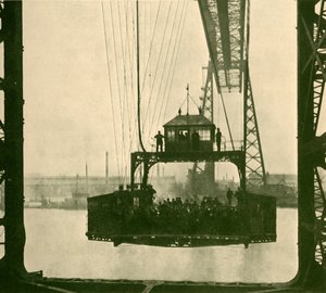 Travelling Car, Transporter Bridge, Middlesborough, c1930 by Unbekannt