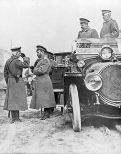 Tsar Nicholas II visiting the Russian front, May 1915 by Unbekannt