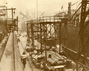 Unloading Foodships at the Royal Albert Docks, London by Unbekannt
