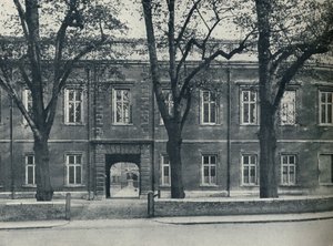 Upper School, Looking Through Into School Yard by Unbekannt