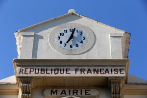 Vallabregues City Hall by Unbekannt