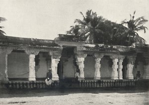Hall of a Hindu Temple, Ceylon by Unbekannt