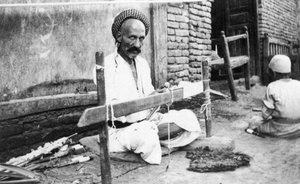 Weaver, Muttra, 1917 by Unbekannt