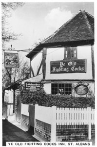 Ye Old Fighting Cocks Inn, St Albans, Hertfordshire, 1937 by Unbekannt