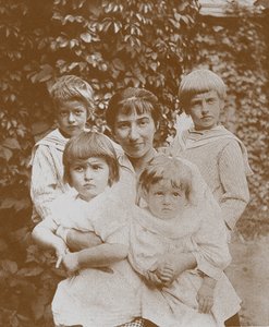 Zinaida Serebriakova with her children