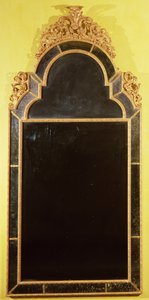 Queen Anne giltwood pierglass