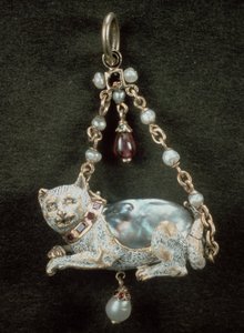 Renaissance cat pendant with natural baroque pearl