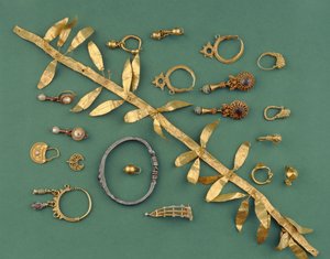 A Collection of Hellenistic, Byzantine, and Roman Jewellery by Unbekannt