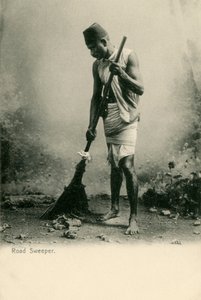 An Indian road sweeper by Unbekannter Künstler