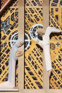 Annunciation sculpture in Notre-Dame de Consolation church designed by Raymond Vaillant, Hyeres, France by Unbekannt