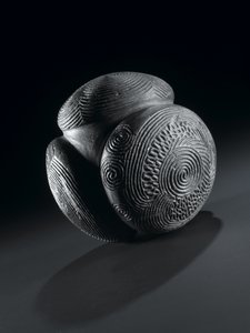 Carved ball from Glass Hill, Towie, Aberdeenshire, Neolithic, c.3000 BC by Unbekannt