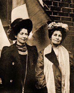 Christabel and Emmeline Pankhurst (photo) by Unbekannter Künstler