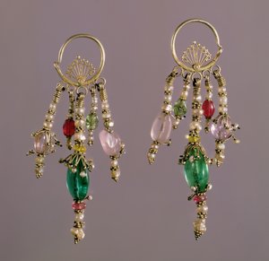 Earrings, Central Asia by Unbekannt