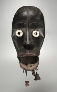 Face Mask, early 1900s by Unbekannt