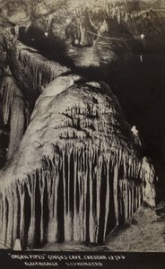 Organ Pipes, Gough’s Cave, Cheddar by Unbekannt