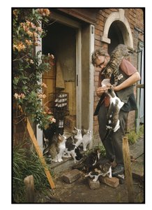 Portrait of George Seale, Eccentric Englishman, Surrounded by His Cats by Unbekannter Künstler