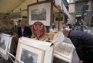 Stall Selling Prints, Piazza del Carmine, Milan, Italy by Unbekannt
