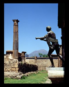 Statue of Apollo, from the Temple of Apollo, with Vesuvius in the background by Unbekannt
