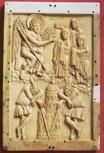 The Three Maries at the Tomb, carved plaque, School of palace of Charlemagne, French by Unbekannt