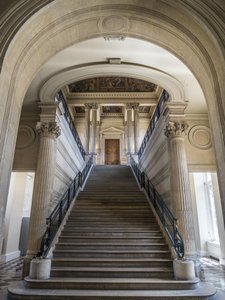 The staircase, architect Charles Lelong and Edouard Dubois, between 1840 and 1846. On the ceiling, France attaching its archives to the dawn of time, painting by Felix Jobbe Duval, between 1877 and 1881. Hotel de Soubise by Unbekannt