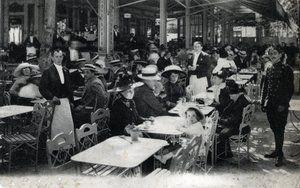 Thermal tourism: view of a restaurant in Vichy and its clientele of curists, Allier 1905 by Unbekannter Künstler