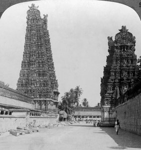 Gopuram, Sri Meenakshi Hindu Temple, Madurai, Tamil Nadu, India, c1900s by Underwood and Underwood