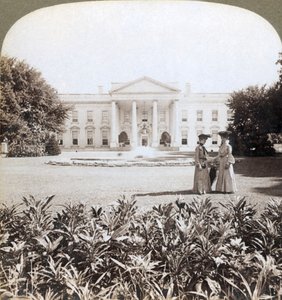 The White House, North Front, Washington, D.C., 1908 by Underwood and Underwood