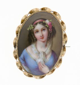 Brooch