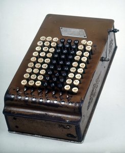 Felt Calculator: The Comptometer