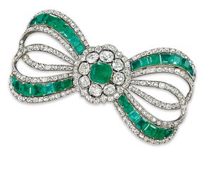 Bow brooch by Unknown artist