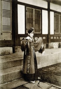 Korean dancer Kusang (late 19th century) by Unknown photographer