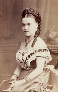 Portrait of Edith Wynne by Unknown photographer