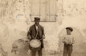Auctioneer and Child by Unknown photographer