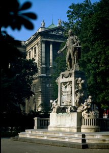 Monument in Tribute to Wolfgang Amadeus Mozart by Victor Tilgner