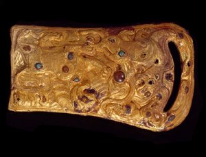 Gold Belt Buckle Inlaid with Precious Stones, Western Han Dynasty by Western Han Dynasty Chinese School