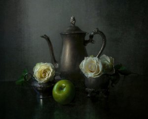 Silver Teapot White Roses