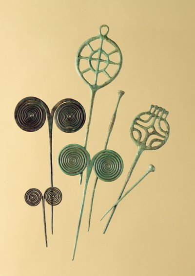 Needles, from Ober- und Unterbinbach, Haina, Grossenlueder und Liebenau by Age Bronze