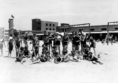 Villa Rosa Maltoni Mussolini: female summer camp students, during recreation, on the beach by Fratelli Alinari