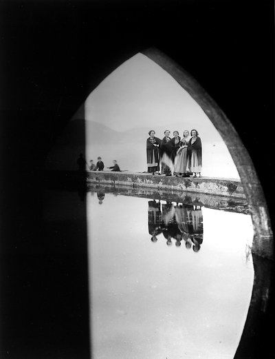 Villa Rosa Maltoni Mussolini: group of adolescents wearing traditional Venetian costumes by Fratelli Alinari