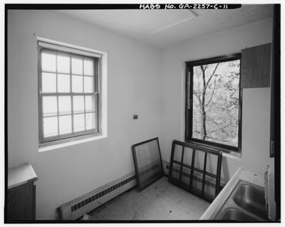 Techwood Homes, Building No. 1, 575-579 Techwood Drive, Atlanta, Fulton County, GA by American Photographer
