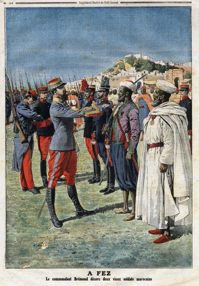 Commander Edouard Bremond (1868-1948) decorates two old Moroccan soldiers in Fez. Engraving in Le Petite Journal, on 21/01/1912. Private collection by Anonymous Anonymous