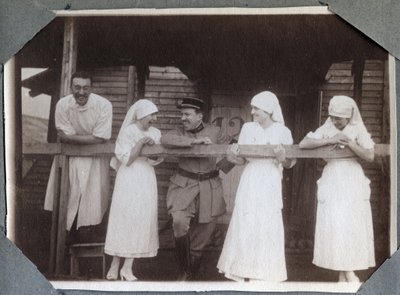 First World War 1914-1918: nurses in a funny blouse with soldiers and a doctor in Couville, Manche, Lower Normandy, France. Anonymous photograph July 1917. Private collection, Stella by Anonymous Anonymous