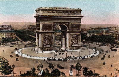 Paris: view of the Arc de Triomphe and the tomb of the Unknown Soldier on the Place de l