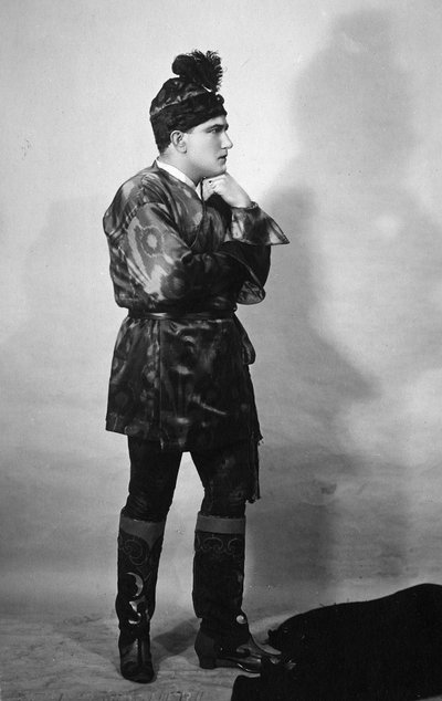Tenor Miguel Fleta at the premiere of 