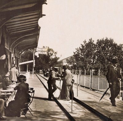 Universal Exposition of 1900 in Paris: The rolling sidewalk - private collection by Anonymous Anonymous