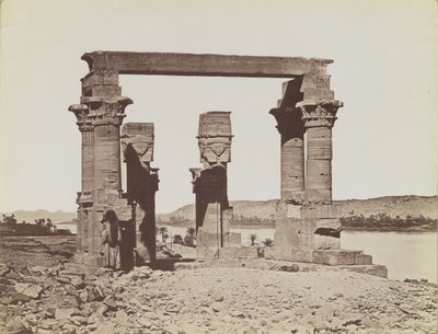 Kiosk of Qertassi, view from the south of the kiosk by Antonio Beato
