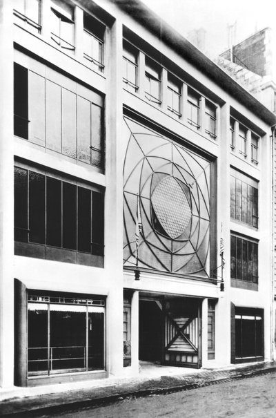 Garage in the Rue de Ponthieu, designed by Auguste Perret (1906) by Auguste Perret