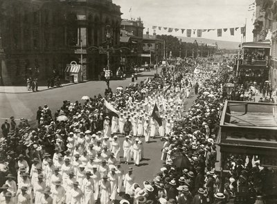 Women holding a Peace Day march along King William Street, Adelaide, South Australia, November 1918 by Australian Photographer