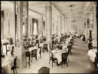 A dining room at the Robert Treat Hotel, Newark, New Jersey, 1916 by Byron Company