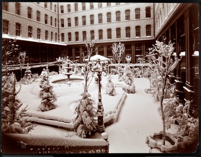 Courtyard of the Park Avenue Hotel by Byron Company
